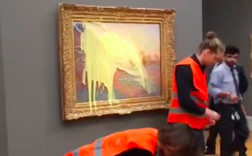 В немецком Потсдаме экоактивисты облили картину Моне