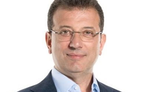 Мэр Стамбула уверен, что граждане не дадут его в обиду