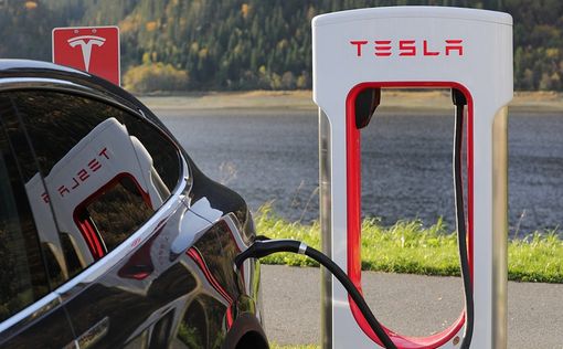 Tesla понесла рекордные убытки