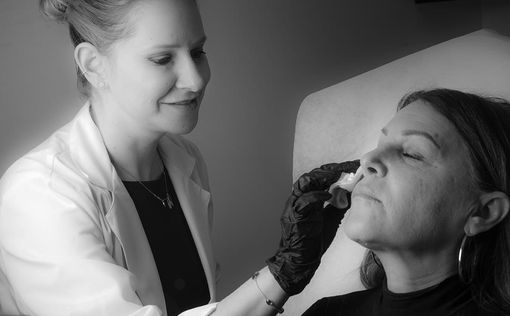Центр красоты доктора Аялон предлагает процедуры от выпадения волос и залысин