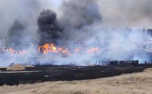 92 здания сгорели: Масштабный пожар в российском поселке