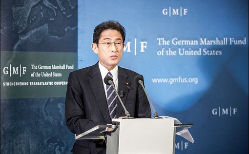 Глава МИД Японии пообещал обсудить с Лавровым мирный договор