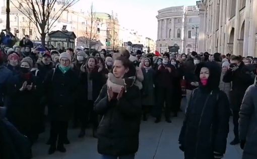 Массовые задержания на антивоенной демонстрации в Петербурге