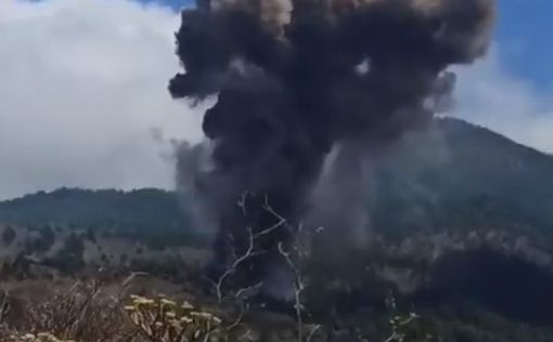 Извержение вулкана на Канарах засняли на видео