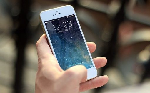 Следующий IPhone будет лишен проводной зарядки