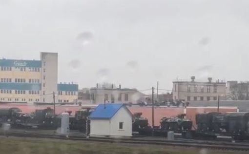 Видео переброски в РФ состава с военной техникой