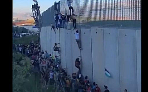 День гнева: сотни ливанцев лезут на стену между Ливаном и Израилем