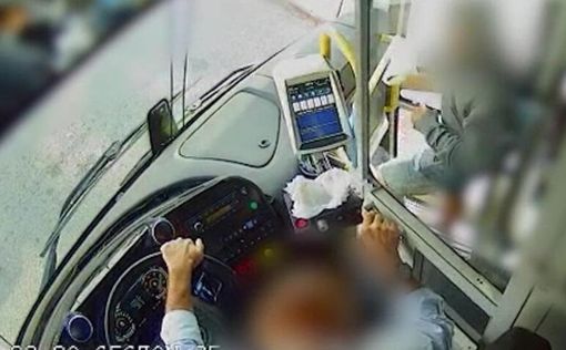 В Йокнеаме пассажир избил водителя автобуса во время движения