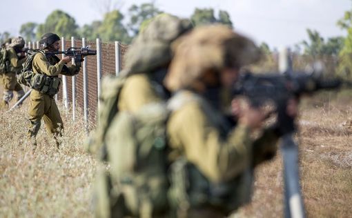 Два солдата получили серьезные ранения