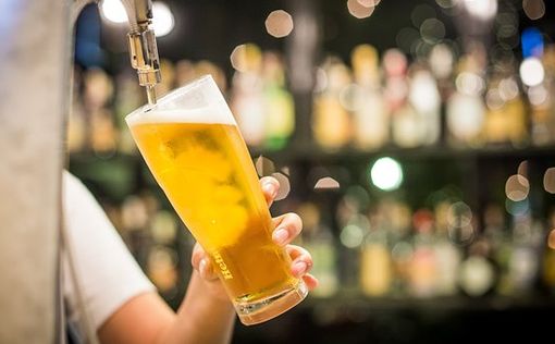 Производитель пива Bud Light  теряет 5 млрд долл. из-за сделки с трансгендером