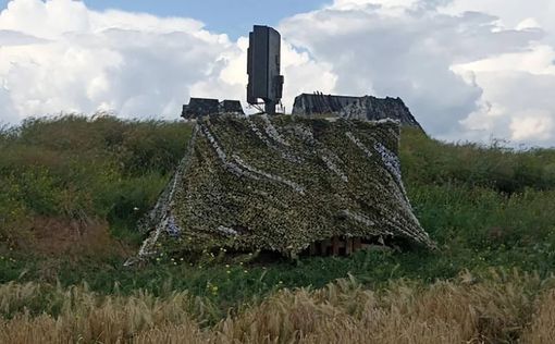 Российские военные штурмом уничтожили муляж украинского радара П-18 "Малахит" | Фото: Метінвест