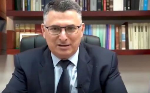 На месте ракетного удара в Бат-Яме Саар призвал к санкциям против Ирана