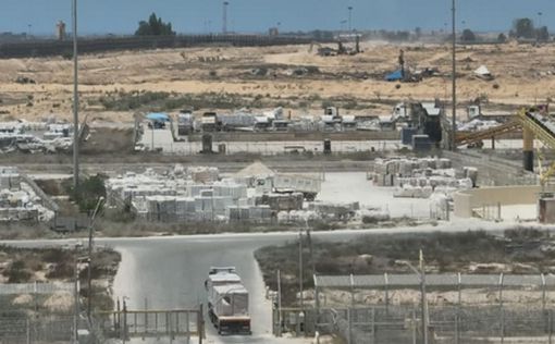 Впервые с начала войны палестинцев пропускают через КПП Керем-Шалом