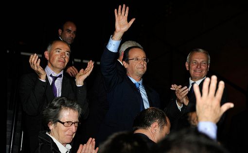 Во Франции подготовлена резолюция об импичменте Олланда