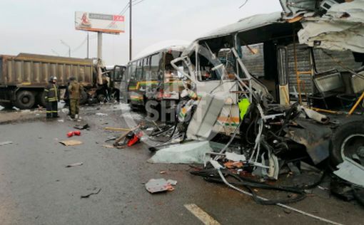 Подробности жуткого ДТП самосвала и военных автобусов