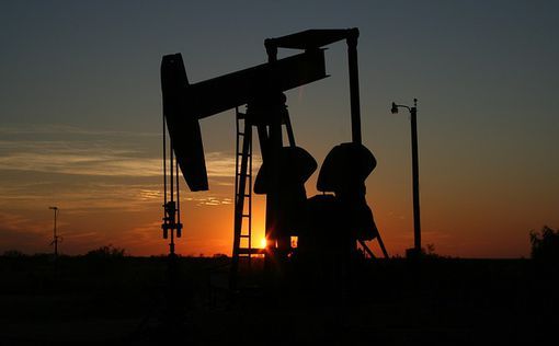 Нефть подскочила на 2,5% после ударов по военным объектам хути в Йемене