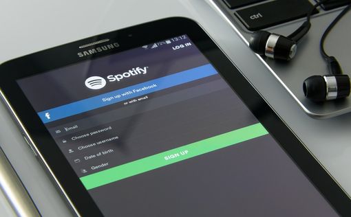 Spotify удалил песню с призывом “взорвать Тель-Авив”