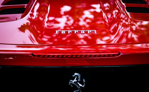Ferrari предложила клиентам точные игрушечные копии их машин – видео
