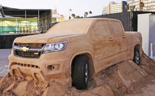 Американцы построили автомобиль из песка