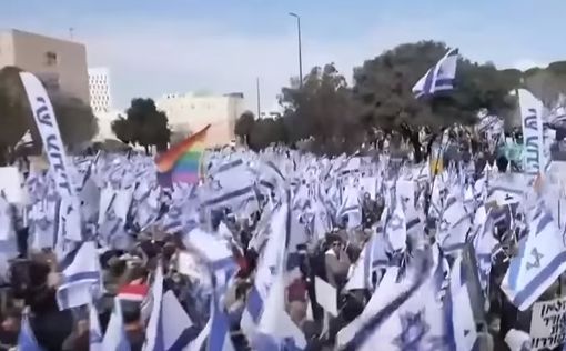 Лидеры протестов - против компромисса президента Герцога