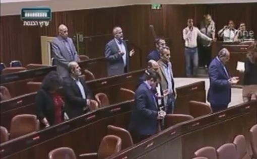 "Здесь не мечеть": скандал арабских депутатов в Кнессете