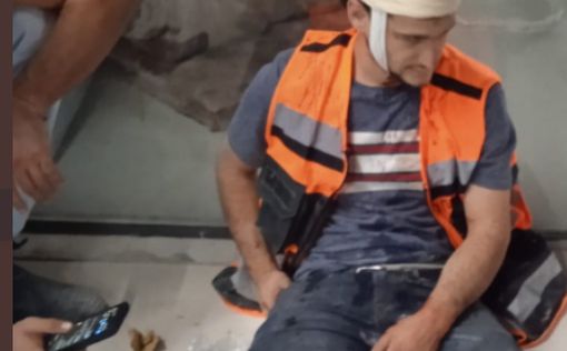 Десятки палестинцев атаковали двух израильских рабочих в Раанане