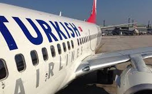 Самолет Turkish Airlines совершил аварийную посадку после смерти пилота