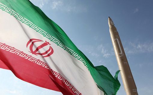 Иран представил новую баллистическую ракету с дальностью полета 1200 км