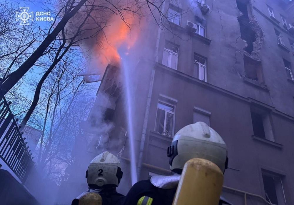 Новогодняя атака РФ на Киев: пожары, разрушения, погибшие. Фото, видео