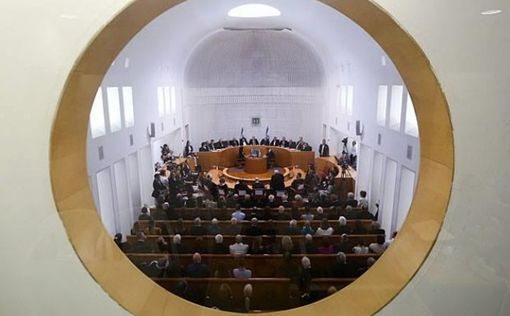 БАГАЦ приостановил увольнение главы Почты Израиля и требует объяснений