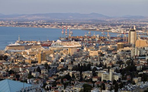 Мэр Хайфы призвал убрать химикаты из порта
