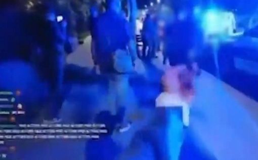 Секс-атака туриста из США против полицейской во время протестов в Тель-Авиве