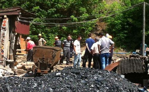 Обрушение шахты в Турции: 9 горняков в ловушке