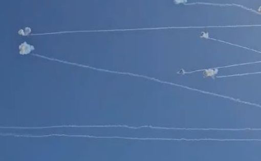 Во время второго массированного залпа выпущено около 70 ракет