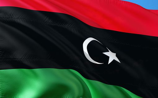 В Ливии подожгли дом премьера во время протестов против переговоров с Израилем