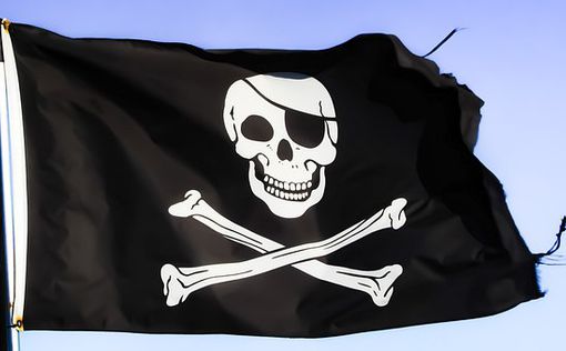 Некоторые члены экипажа пропали без вести после нападения пиратов