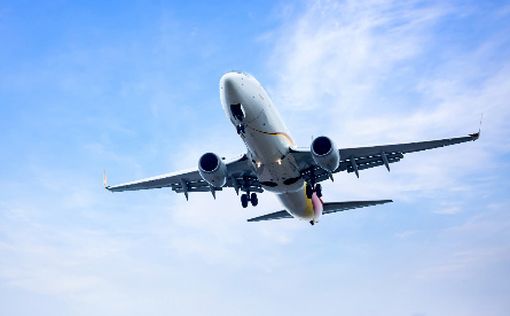 9 человек пострадали из-за аварийной посадки самолета Ryanair в Германии | Фото: Freepik