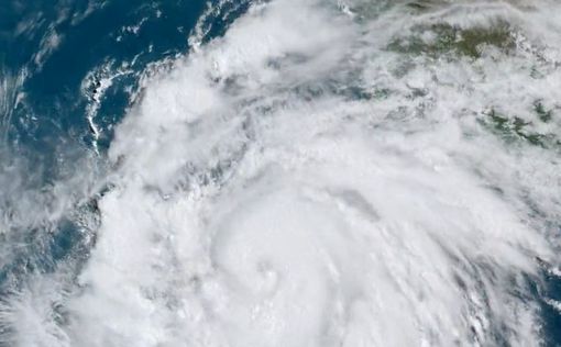 Ураган Хилари надвигается на Калифорнию