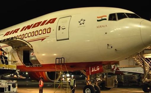 Air India просит пассажиров прекратить смывать одежду в туалеты самолетов