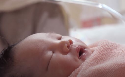 Пара из Калифорнии обвиняет клинику в "подмене эмбриона"