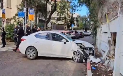 Теракт в Хайфе: солдата сбила машина, из нее выскочил террорист с топором