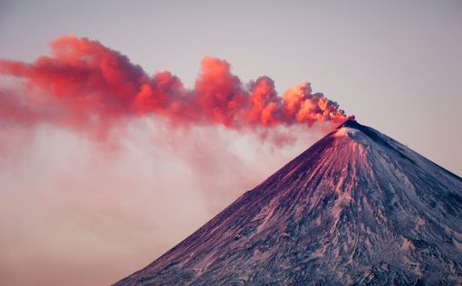Япония: Вулкан Асо неожиданно подал признаки жизни