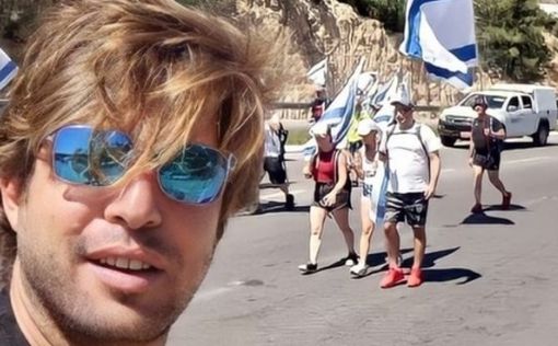 Предъявлено обвинение "борцу с диктатурой", разбившему стекло в машине с детьми