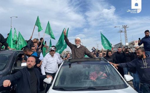 Флаги ХАМАСа на въезде в Умм-Фахм. Встреча шейха Раеда Салаха