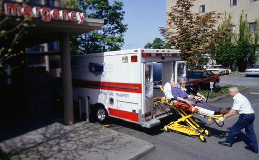 В Гиватаиме столкнулись мотоцикл и велосипед. Двое раненых