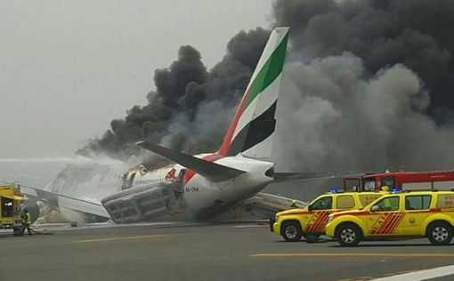 Самолет Emirates Airline загорелся при посадке в Дубае
