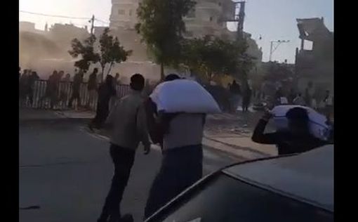 Более 100 грузовиков с гуманитарной помощью разграблены в районе Хан-Юниса