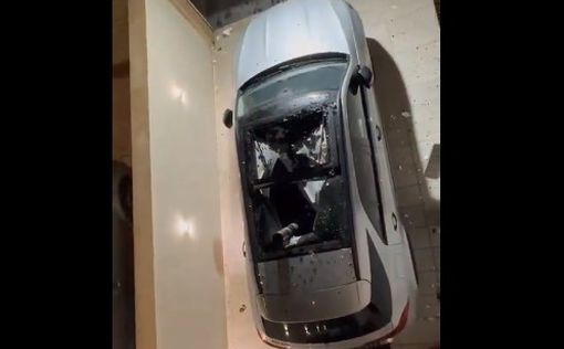 Часть перехваченной ракеты упала на автомобиль в Ашкелоне. Пострадавших нет