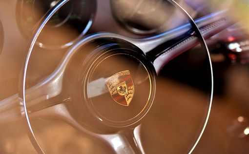Porsche прекращает поставки машин в Россию