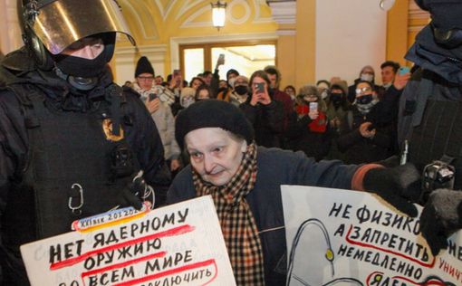 Протесты в Петербурге. Очереди в автозаки